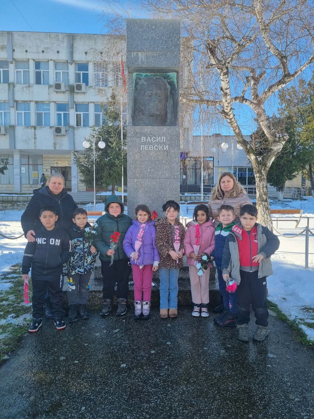 Учениците от гр. Каолиново с почит към Левски 5